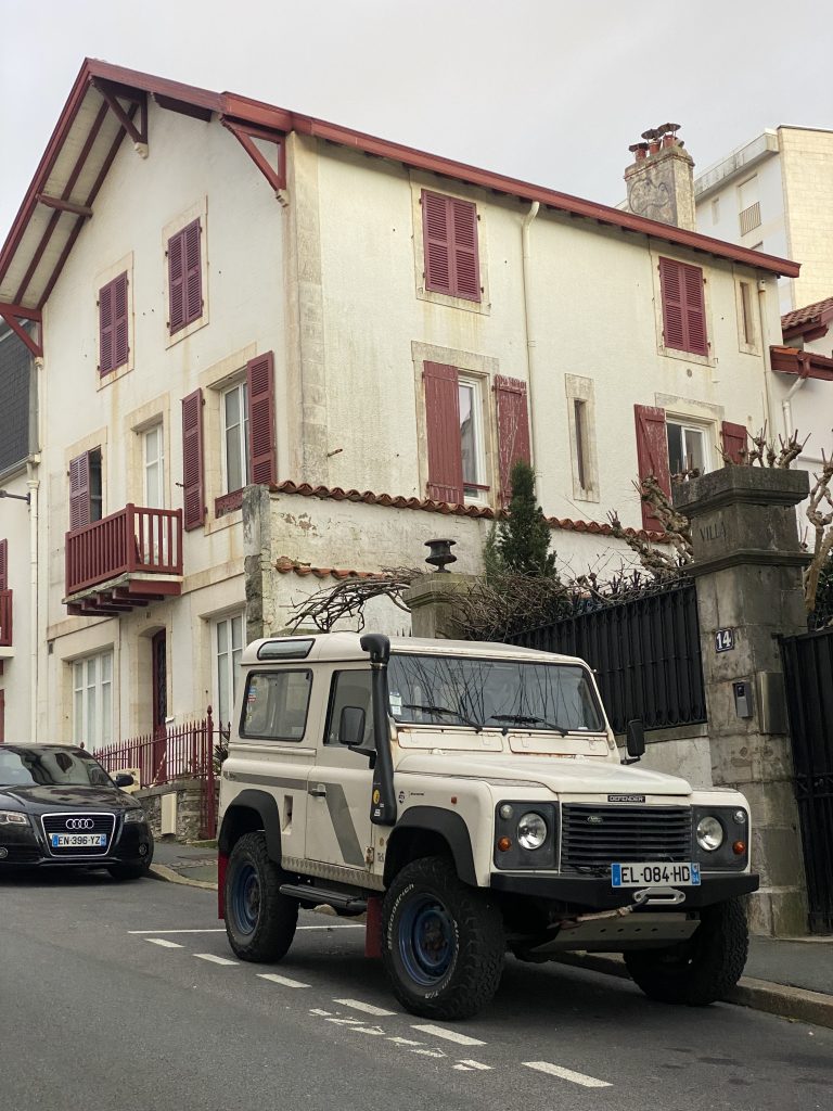 Land rover defender vs toyota land cruiser comparison